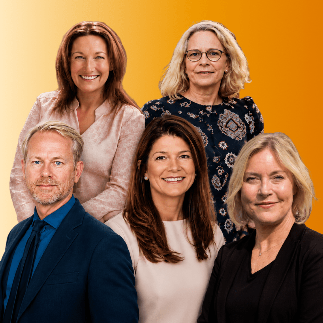 Gruppbild på fyra kvinnor och en man.